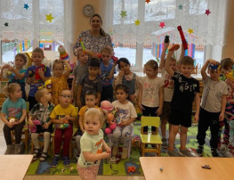 ВОЛОНТЕРСКИЙ ПРОЕКТ "МАЛЕНЬКИЕ ДЕТИ-БОЛЬШИЕ СЕРДЦА" ВОЛОНТЕРСКИЙ ПРОЕКТ "МАЛЕНЬКИЕ ДЕТИ-БОЛЬШИЕ СЕРДЦА".